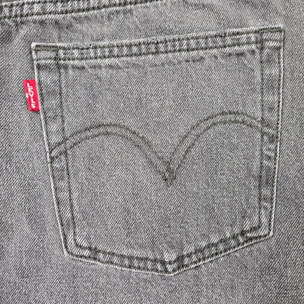 Iconic Women's Levi Premium 501 Black Denim Cutoff Shorts Faded Distressed sz 30 - Picture 12 of 16